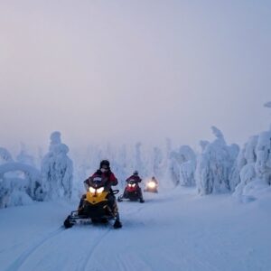 Moottorikelkkasafari itärajan tuntumaan 6h
